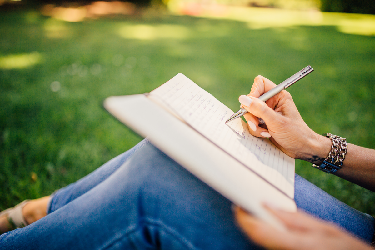 How to Capture Your Inner Dialogue Through Journaling: 9 Steps to Self-Awareness